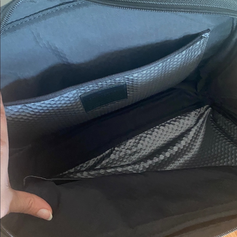 🖤😎TUMI Alpha Bravo Albany Slim Commuter Briefcase
- Black and Charcoal ♠️ - Picture 13 of 17